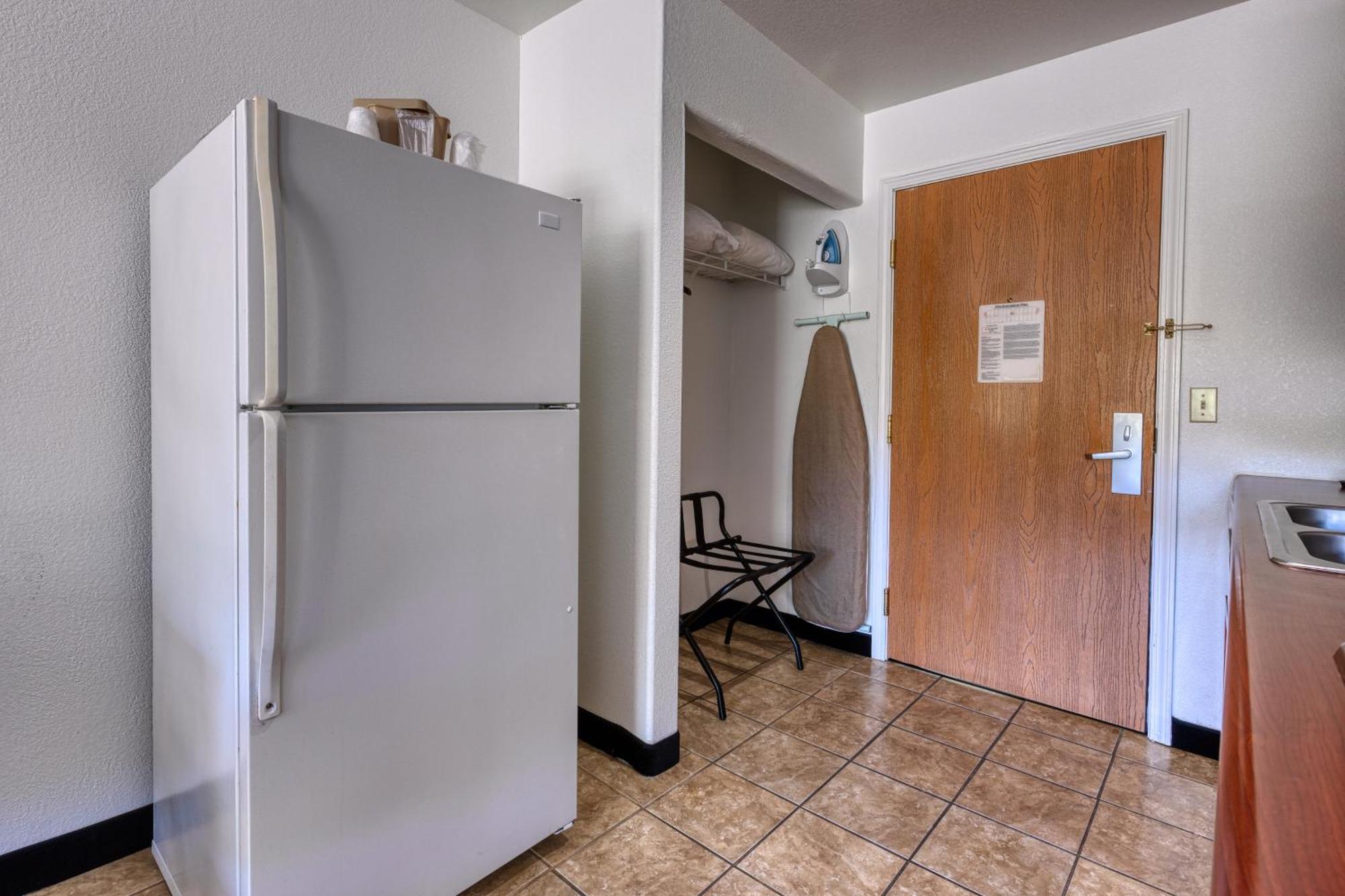 All Towne Suites Saint Robert Εξωτερικό φωτογραφία