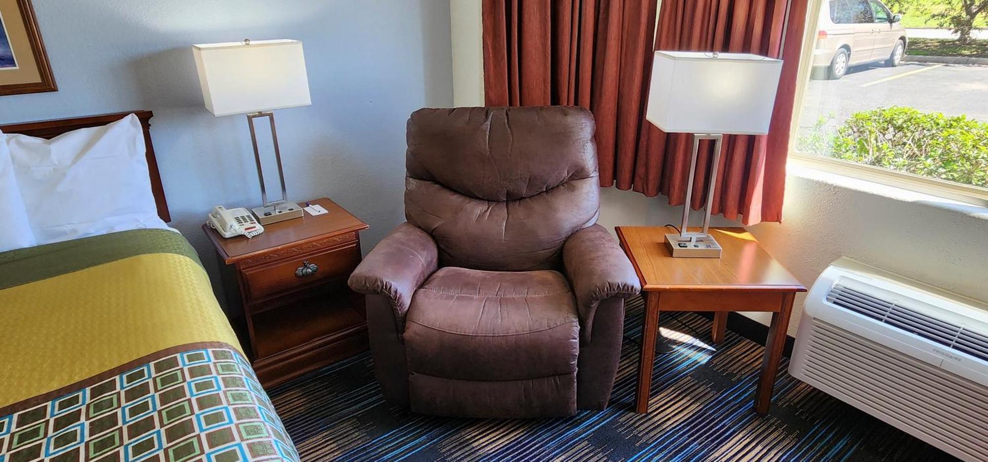All Towne Suites Saint Robert Εξωτερικό φωτογραφία